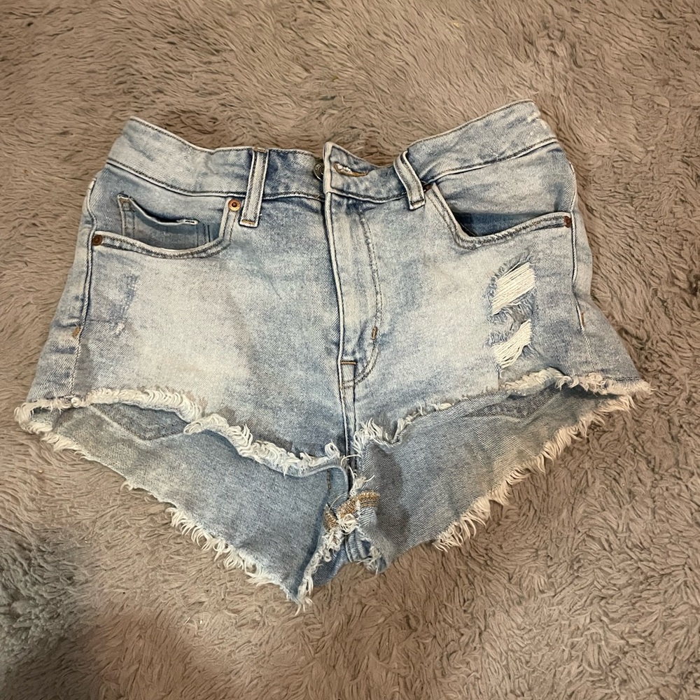 Denim shorts, light wash, medium/high rise, size 6